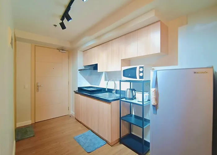 1203bt3 Solinea Unit Queen Bed Ayala Center *