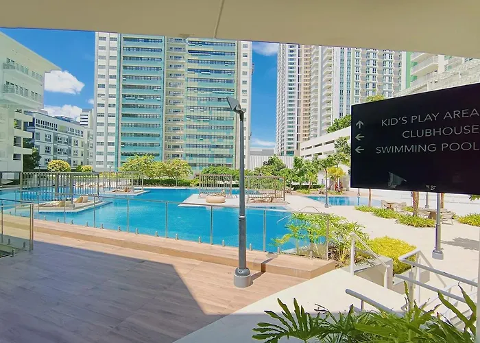 1203bt3 Solinea Unit Queen Bed Ayala Center *