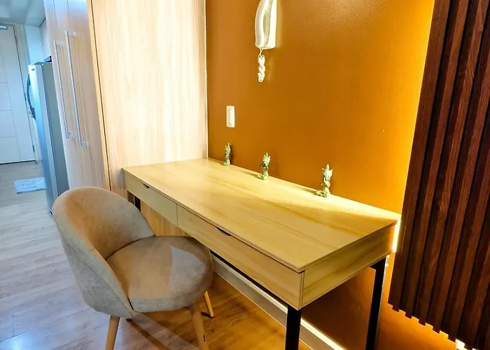 1203bt3 Solinea Unit Queen Bed Ayala Center Cebú