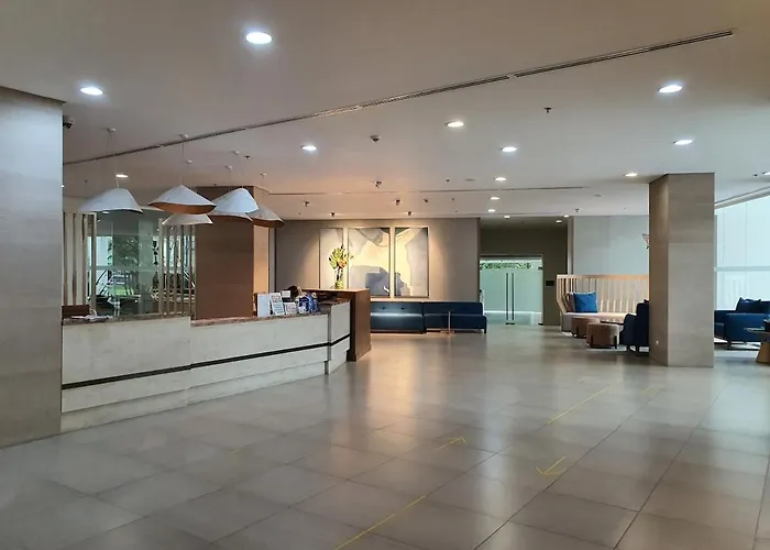 1203bt3 Solinea Unit Queen Bed Ayala Center *